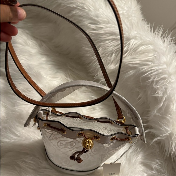 T Monogram Bucket Bag - Picture 11 of 14